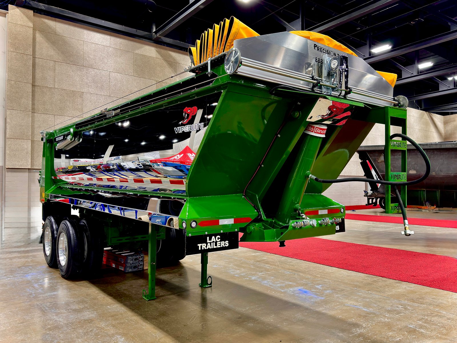 LAC Trailers green show build